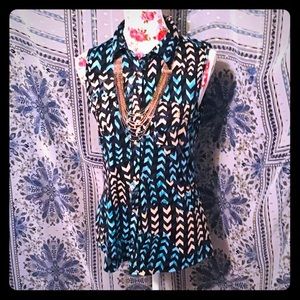 🧚🏼‍♂️BNWT BCBG SILKY SLEEVELESS GEOMETRIC BLOUSE
